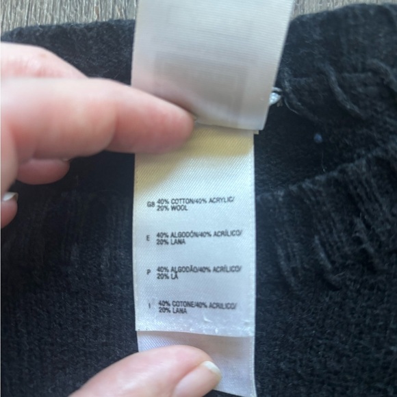 The North Face Men's Black Crewneck Sweater - Picture 3 of 6